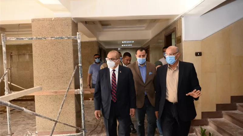 رئيس جامعة أسيوط فى زيارة للقرية الأوليمبية لتفقد أعمال تطوير بنيتها التحتية
