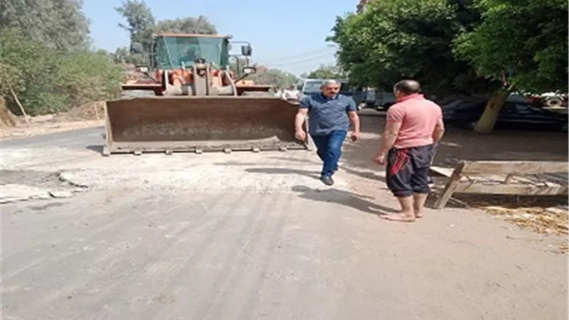 إزالة المطبات العشوائية بطريق كفر الرجالات بطوخ