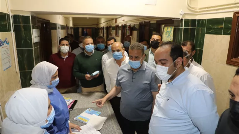 محافظ المنوفية يتفقد مستشفيات ميت خلف وشبين الكوم التعليمى