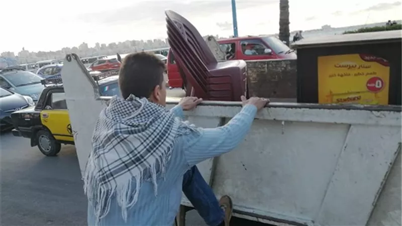 ازالة حالات اشغال وتطوير طريق الكورنيش بحى وسط الإسكندرية