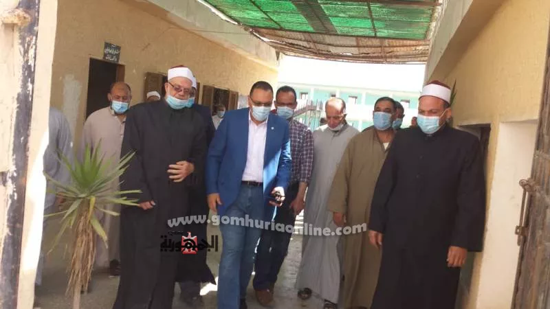 زيارة مفاجئة لمحافظ الشرقية لمدينة القرين لمتابعة رصف الشوارع بتكلفة١٠ مليون جنية