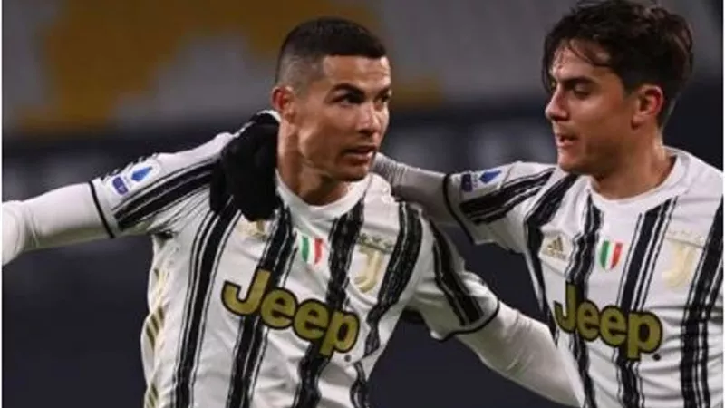 رونالدو يقود هجوم يوفنتوس أمام فيورنتينا بالكاليتشو