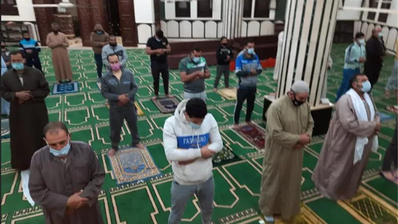 إلتزام مساجد كفرالشيخ بالاجراءات الاحترازي في صلاة القيام