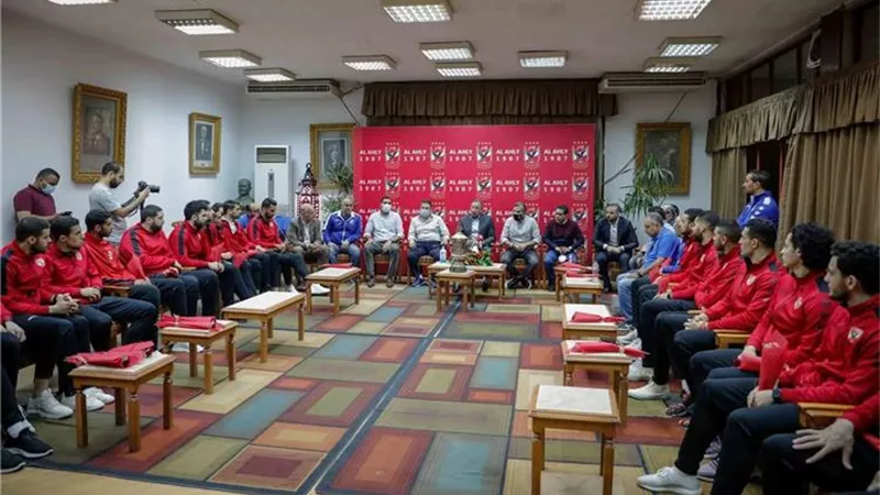 مجلس الأهلى يحتفل بفريق كرة اليد على الإفطار بعد التتويج بكأس مصر