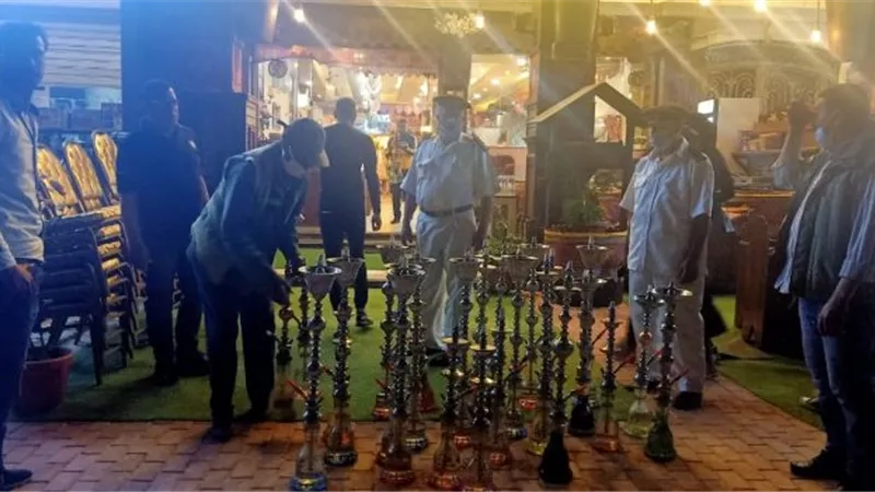 جهاز دمياط الجديدة يضبط 150 شيشة فى حملة ليلية بالتعاون مع شرطة التعمير.. بالصور