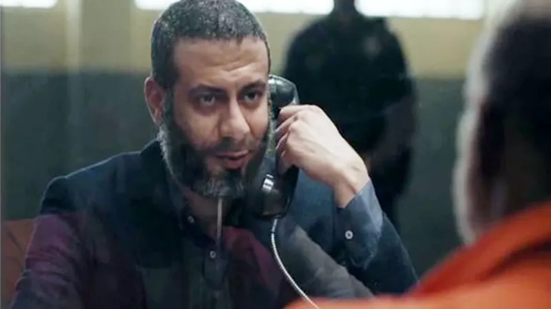 محمد فراج يشيد بالعمل مع تامر محسن في 