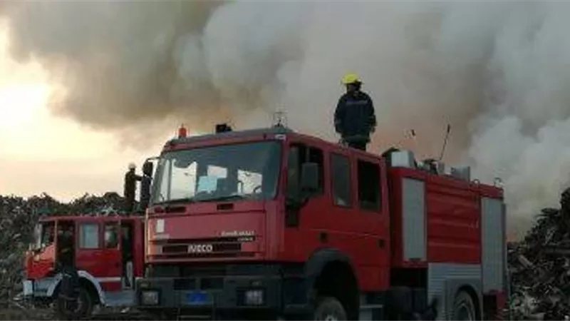 السيطرة على حريق بمخزن 