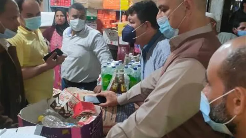 إعدام ١٠٠٠ عبوة زبادي فاسدة بالشرقية