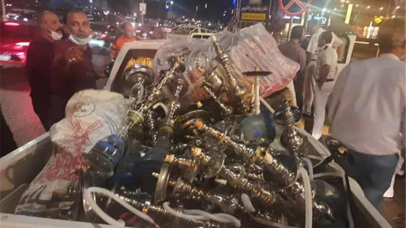 جهاز 6 أكتوبر يكشر عن أنيابه بضبط 663 شيشة وتحرير 15 محضر فى حملة ليلية.. بالصور