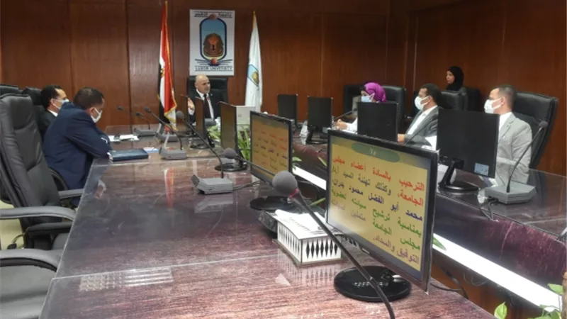 مجلس جامعة الأقصر يقرر صرف مكافأة 400 جنيه للعمالة اليومية بمناسبة شهر رمضان المبارك