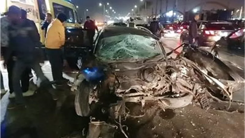 إصابة 6 أشخاص في حادث مروع باصطدام 4 سيارات بالشيخ زايد.. صور