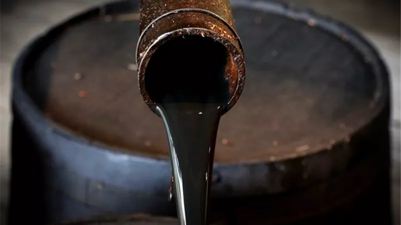 شركات النفط الروسية تعلق إمدادات الخام لمصفاة بيلاروسية لهذا السبب