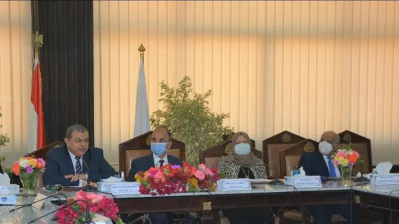 مجلس جامعه الزقازيق يقرر صرف 750 جنيها مكأفاة بمناسبة قرب حلول عيد الفطر