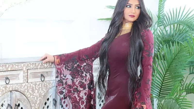 شاهد.. مي عمر تستعرض 