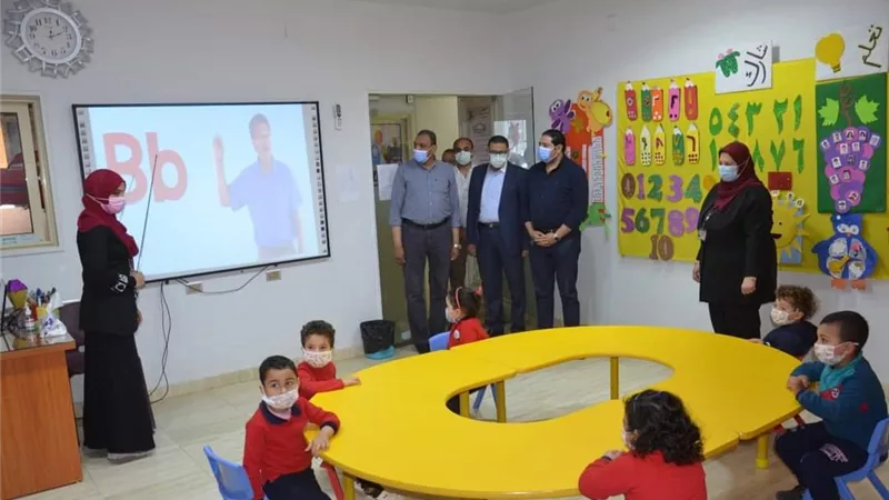 نائب محافظ بني سويف يتفقد احدى الجضانات الممولة عن طريق جهاز تنمية المشروعات الصغيرة