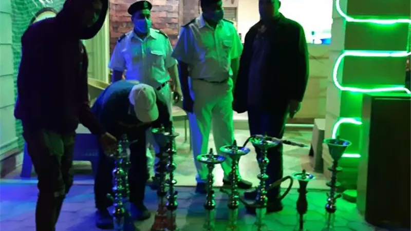 جهاز دمياط الجديدة يشن حملة على المقاهى المخالفة بالتعاون مع شرطة التعمير.. بالصور