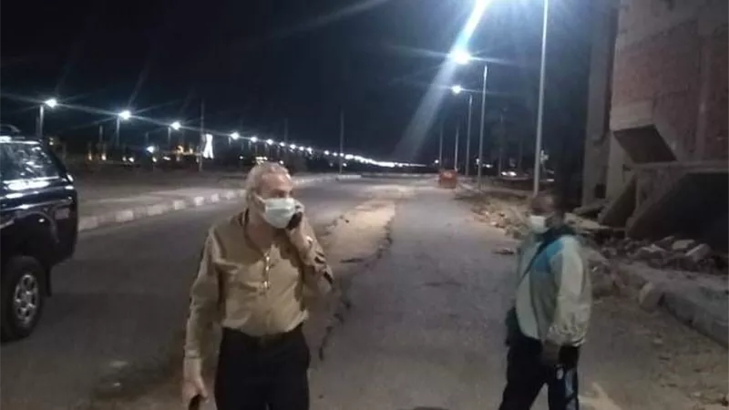 إضائة ١١٠ عامود إنارة بمنطقة مجاويش بالغردقة