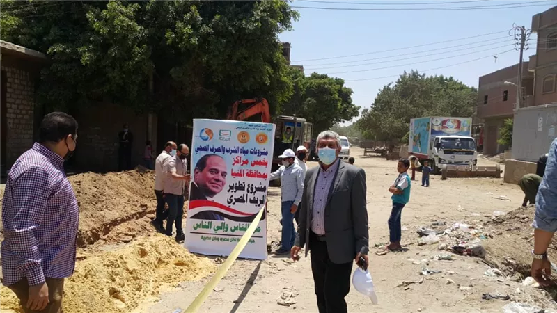 رئيس مياه المنيا يتفقد أعمال حياة كريمة بقرية دلجا بدير مواس