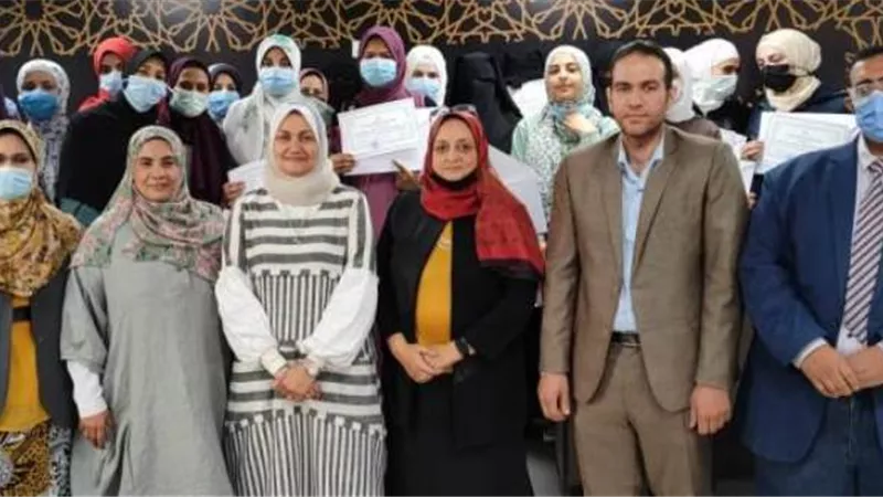 رئيس تطوير الوافدين بالأزهر.. تكرم الطالبات الوافدات بكلية الصيدلة