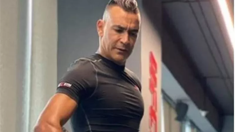 حد يفهمه.. تعليق ساخر من مدرب المنتخب لـ عصام الحضرى