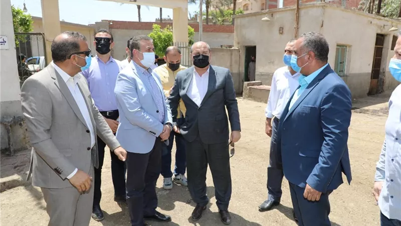 محافظ المنوفية يوجه بإنشاء موقف نموذجي وسوق حضاري يخدم أهالي المركز