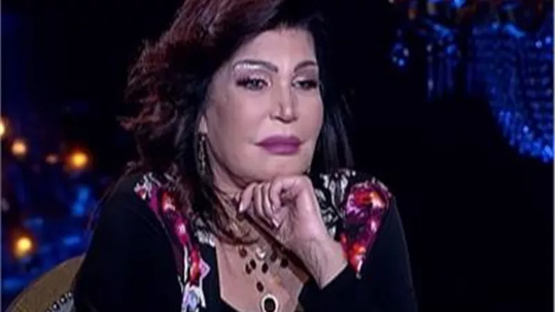 نجوى فؤاد لشيخ الحارة: أفضل راقصة فى مصر نعيمة عاكف