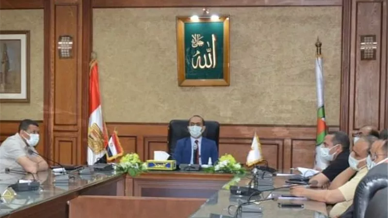 نائب محافظ سوهاج يشهد ورشة عمل المشروعات لتطوير الريف المصرى.. بالصور