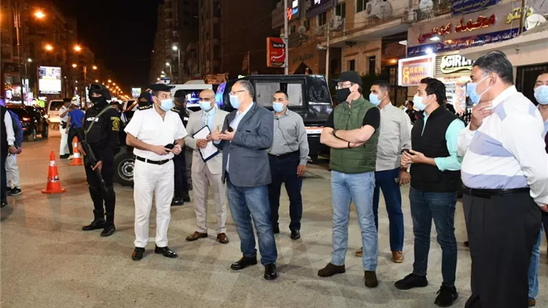 محافظ الفيوم ومدير الأمن يتفقدان شوارع المدينة لرفع الإشغالات