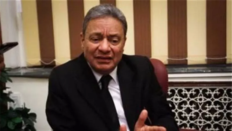 كرم جبر يتقدم بخالص العزاء لعميد كلية الفنون التطبيقية الاسبق فى وفاة زوجته