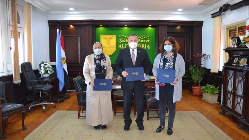 رئيس جامعة الإسكندرية يوقع اتفاقية تعاون مع جامعة Kassel بألمانيا