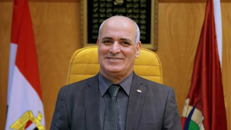رئيس جامعة الفيوم يهنئ الرئيس والشعب المصرى بمناسبة عيد العمال