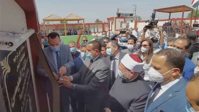 محافظ البحيرة يفتتح مدرسة الشهيد الشاذلى للتعليم الأساسى فى كوم حمادة.. بالصور