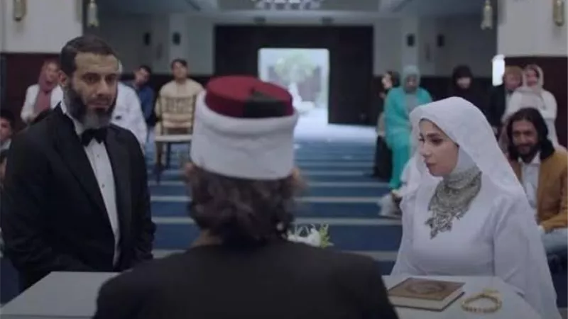 منى زكى تخطف قلوب محبيها بفستان ابيض اسلامى فى 