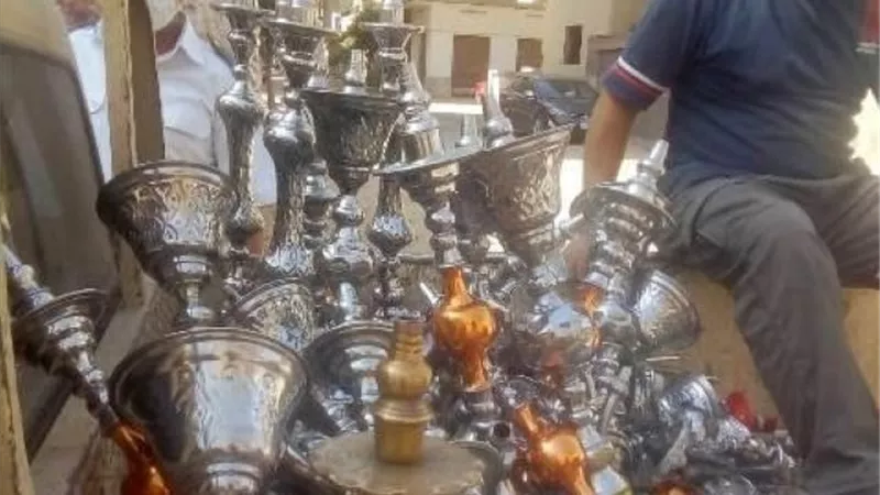 حملات مكثفة على المقاهى ومصادرة 173 شيشة فى الشرقية.. بالصور