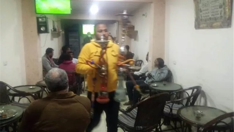 حملات مكثفة ليلا ونهارا لمتابعة تنفيذ الإجراءات الاحترازية لمواجهة كورونا بالسويس ..صور