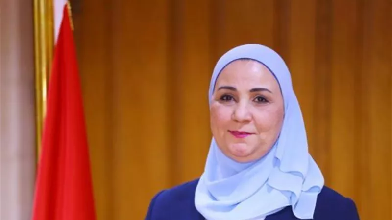 التضامن تنفى تقديم إعانات نقدية استثنائية بقيمة 3الاف جنيه لبعض الأسر من محدودي الدخل