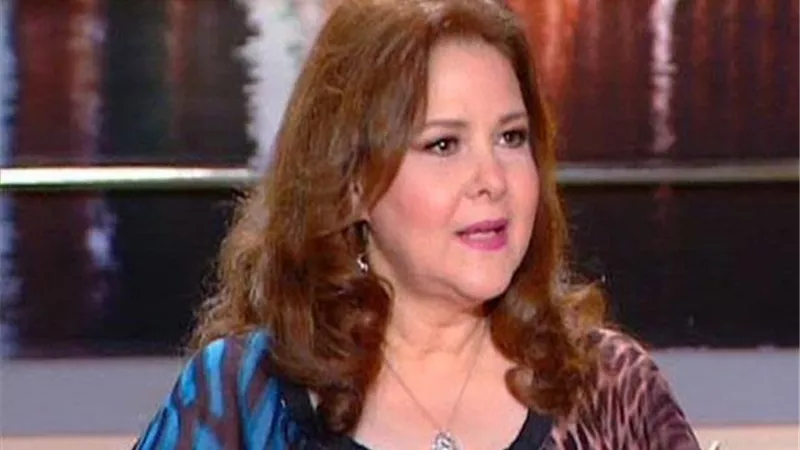 تدهور الحالة الصحية للفنانة دلال عبد العزيز