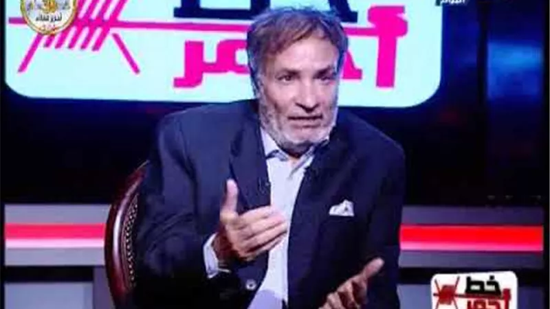 حمدى الوزير يبكى على الهواء بسبب والده.. فيديو