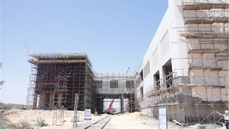 وزير النقل يتابع أعمال تنفيذ القطار الكهربائي الخفيف ومونوريل العاصمة الإدارية الجديدة