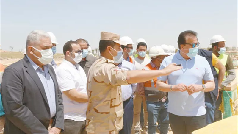 وزير التعليم العالي يتفقد إنشاءات المجمع الأكاديمي الجديد للجامعة المصرية اليابانية