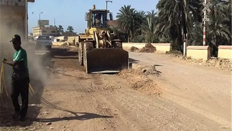 محافظ أسوان: البدء في رصف ورفع كفاءة مزلقان بهاريف بأبو الريش