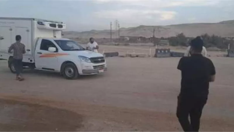 أهالي فنارة بالإسماعيلية يفطرون الصائمين بطريق السويس الصحراوي ..صور
