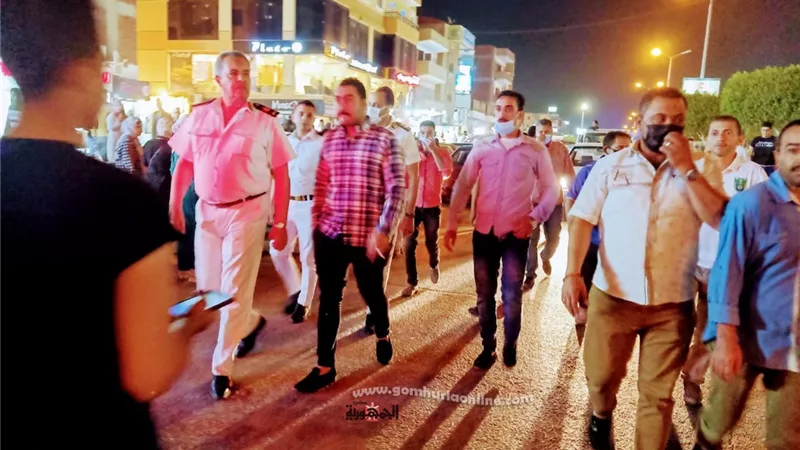 بالتعاون مع الشرطة غلق الحدائق والمتنزهات والخيم الرمضانية وحملات ليلية مكثفة لضبط شوارع العاشر وردع المخالفين