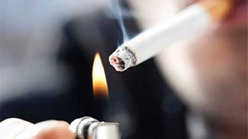 الصحة تحذر: المُدخن أكثر عرضة للإصابة بمضاعفات كورونا الخطيرة