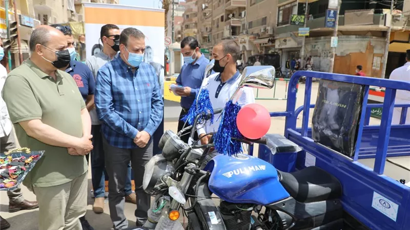 محافظ المنوفية يسلم تُروسيكلات لعدد من الأسُر المستحقة والأولي بالرعاية