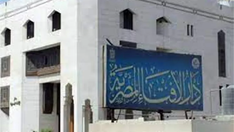 ما حكم تقبيل الزوجة في الصيام؟