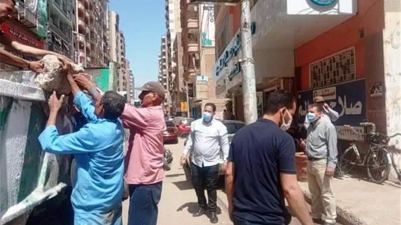 حملات يومية لرفع الإشغالات ومتابعة تطبيق الإجراءات الإحترازية بالشرقية