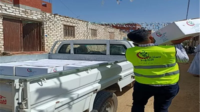 صناع الخير توزع 1000كرتونة مواد غذائية على غير القادرين فى قرى البحيرة