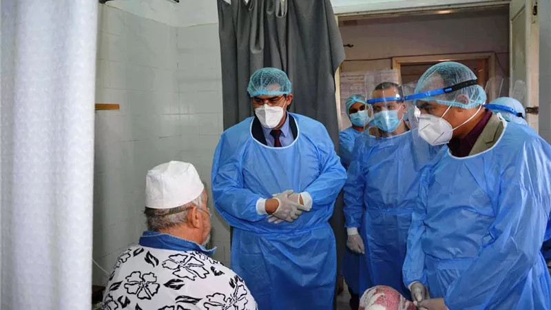 نائب محافظ المنيا يطمئن على تقديم الرعاية الصحية للمرضى بمستشفى بنى مزار