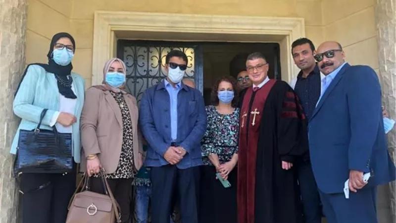 النائب محمد الحناوى وقيادات مستقبل وطن الشروق يهنئون الأخوة المسيحيين بأعياد الميلاد.. بالصور
